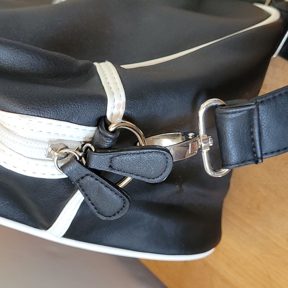 Robin Ruth Colorful Weekender Bag - Picture 5 of 9